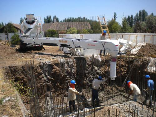 Camión Mixer con Cinta Transportadora THEAM